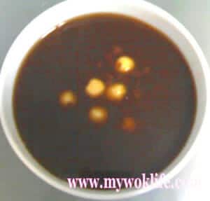 Red bean dessert soup with lotus seeds