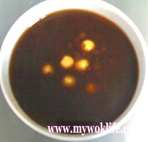 Red bean dessert soup with lotus seed