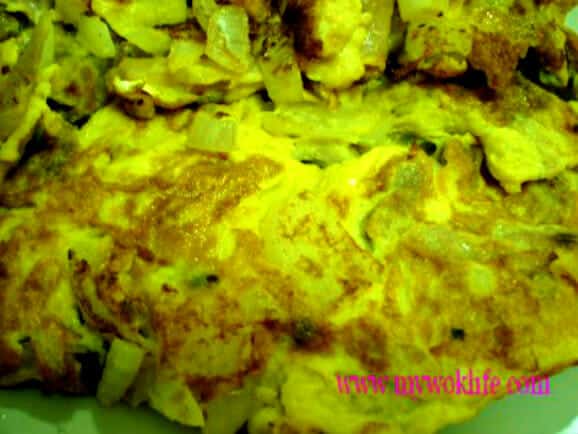 Omelette with onion