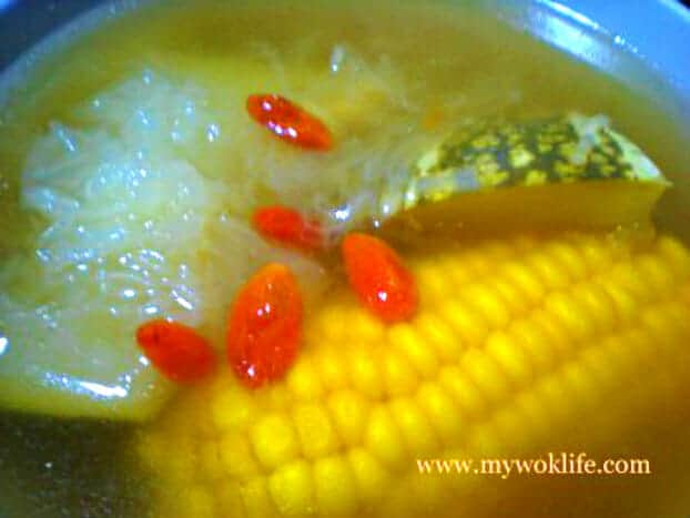 Shark fin melon soup with corn
