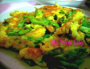 Fried egg with french beans