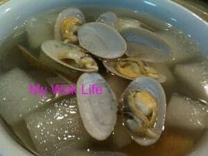 Clams and winter melon soup