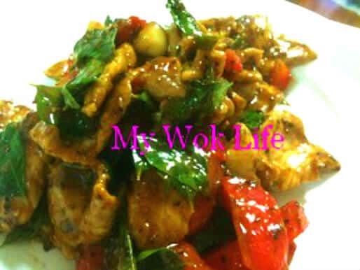 Stir fried pork with curry leaves