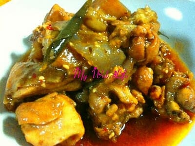 Claypot Chicken & Eggplant Stew (惹味茄子鸡煲)
