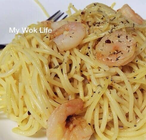 My Wok Life Cooking Blog Air-Fried Garlic Prawn Pasta