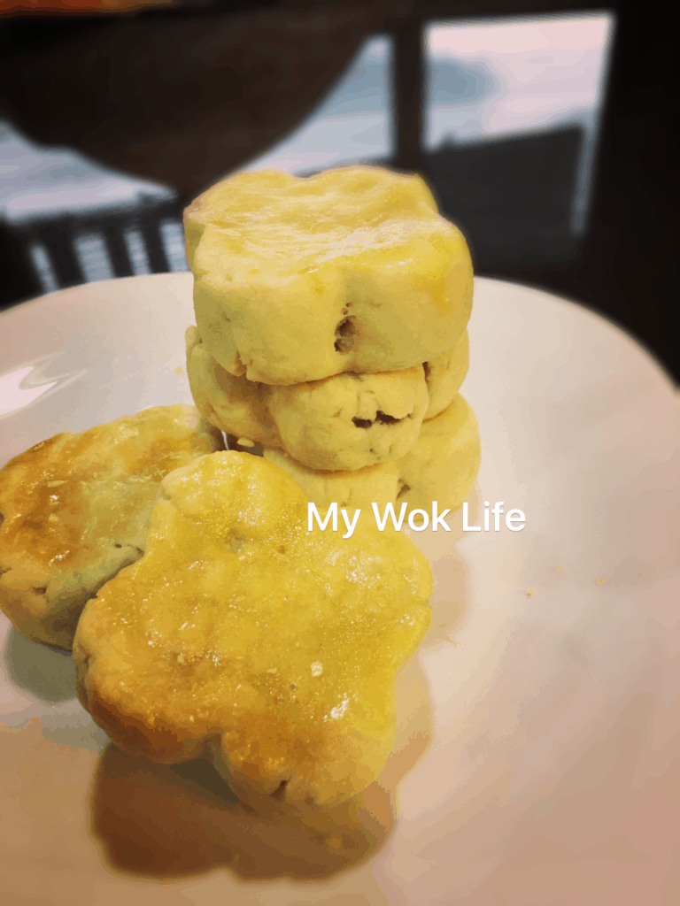 My Wok Life Cooking Blog - Bird Nest Pineapple Cakes (燕窝黄梨酥) -