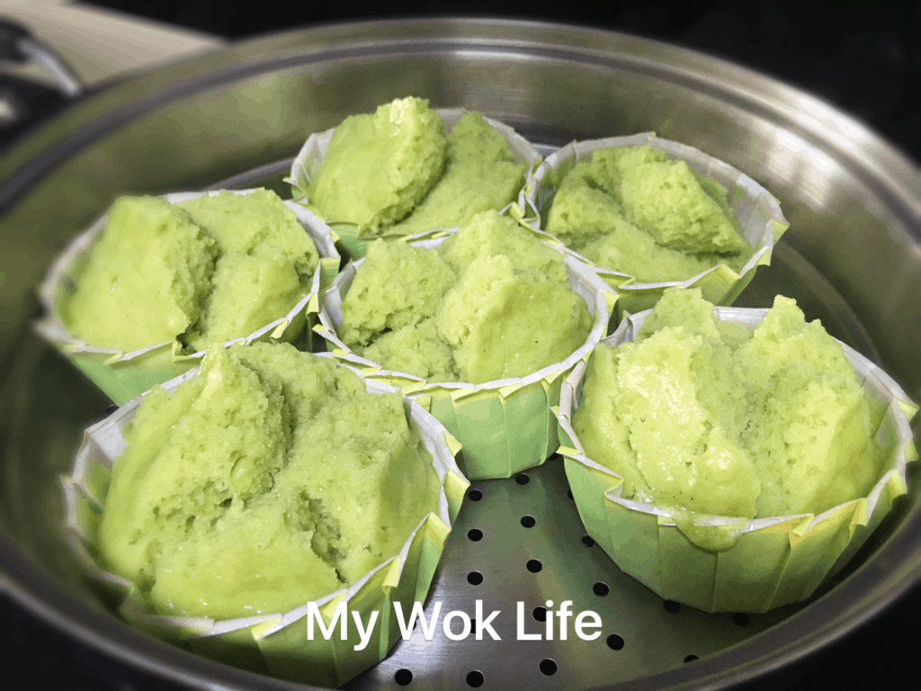 My Wok Life Cooking Blog - Pandan Coconut Milk Steamed Cake (Pandan Huat Kueh 斑斓叶发糕) -