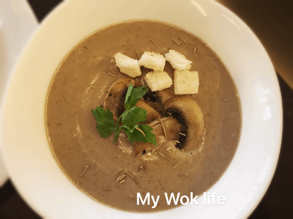 My Wok Life Cooking Blog - Cream of Mushroom Soup (奶油蘑菇浓汤) -