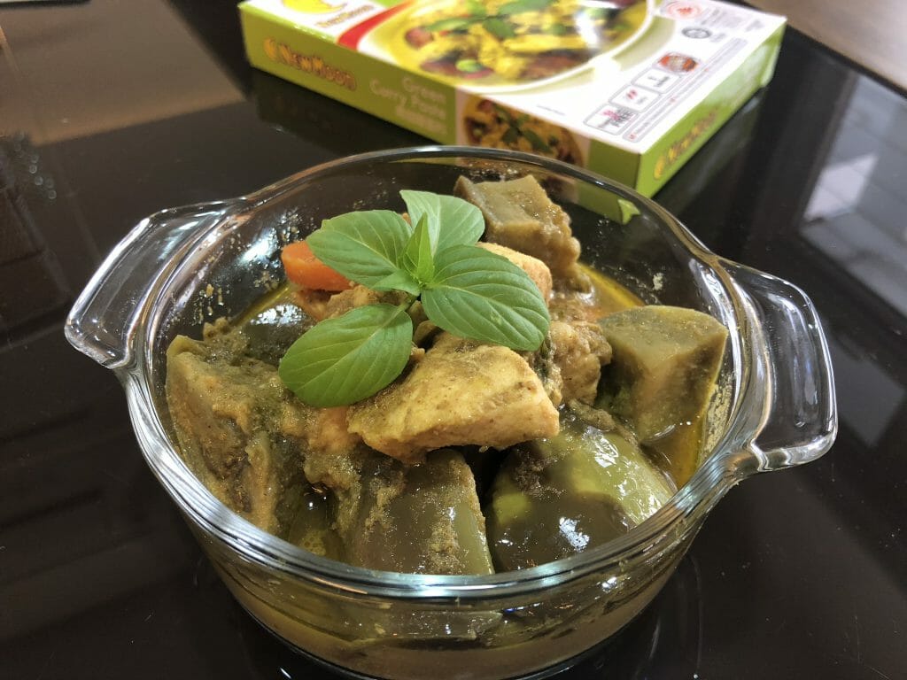 My Wok Life Cooking Blog - Express Green Chicken Curry (简易青咖喱鸡块) -