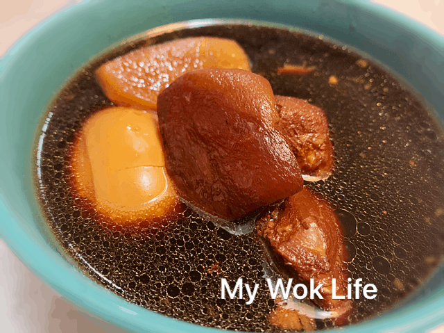 My Wok Life Cooking Blog - Simplified & Delicious Pork Trotter in Black Vinegar (简易＆美味猪脚醋) -