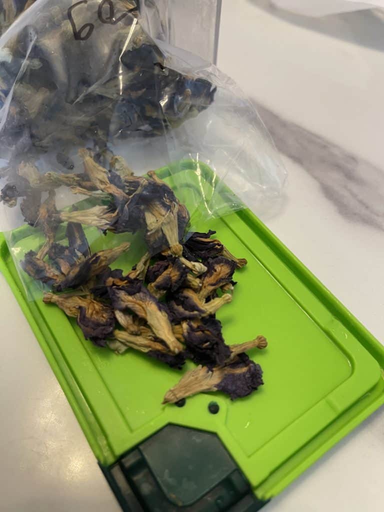 My Wok Life Cooking Blog Cold Brew Butterfly Pea Tea (Great Blue Pea Water) 冷泡蝶豆花茶 
