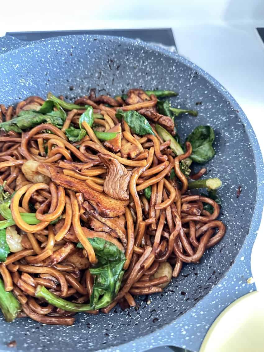 My Wok Life Cooking Blog KL-Style Hokkien Mee with Wok Hei Recipe (有锅气的吉隆坡福建面)