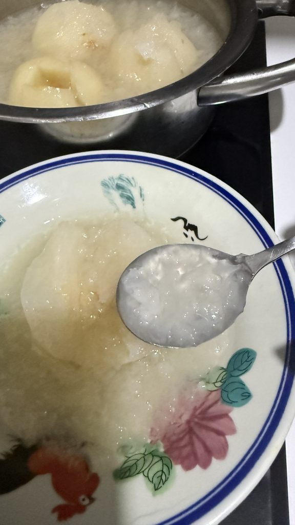 My Wok Life Cooking Blog Whole Pear, White Fungus & Rock Sugar Soup Recipe (冰糖雪梨银耳汤) – A Traditional Chinese Dessert for Haze Season