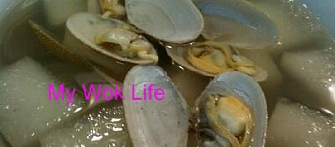 Clams and winter melon soup